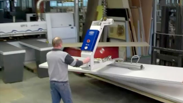 Vacuum Lifter with 180 Degree Rotation for Wooden Panels