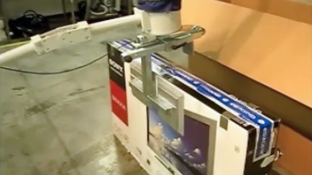 Vacuum Lifter with Side Gripper and Pivoting Handle for TV's