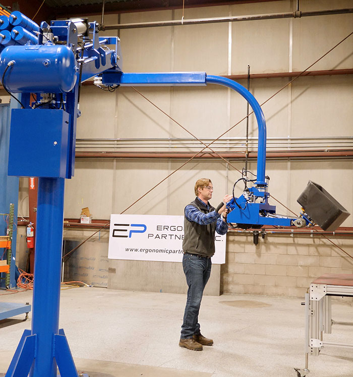 Lightweight Manipulator Arm (LMA) to Grip, Lift, Pitch, and Tilt Sink Molds