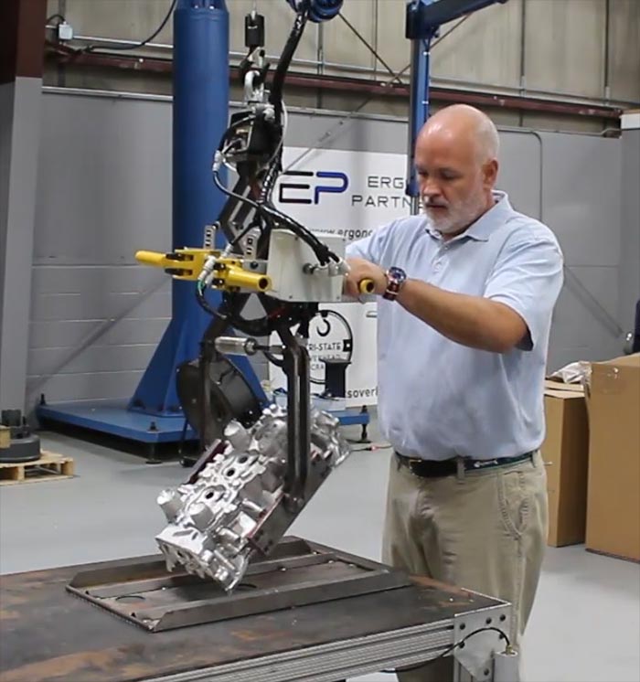 Pantograph Lifter for Engine Block