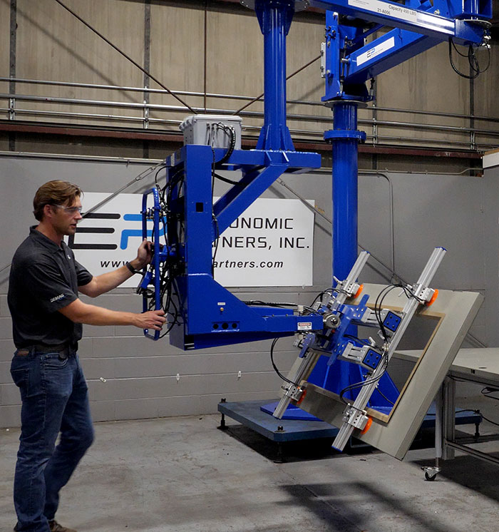 Rigid Manipulator with Locking Movement for Building Doors