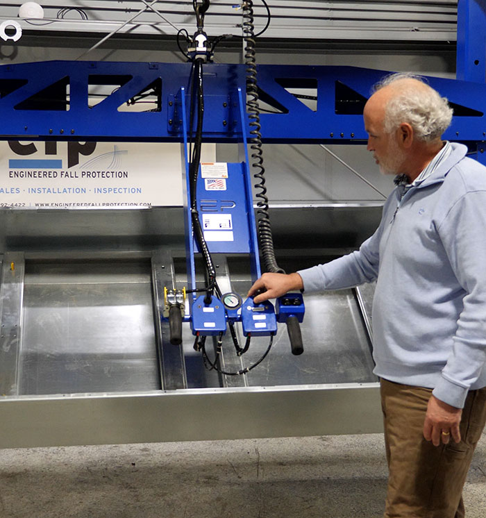 Vacuum Lifter for Electrical Panels